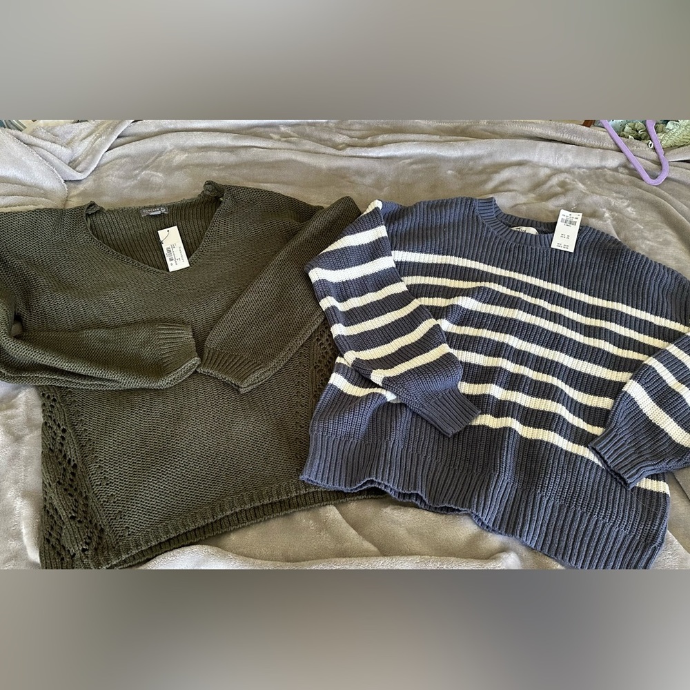 Lot of 2 Sweaters Women’s XS NWT